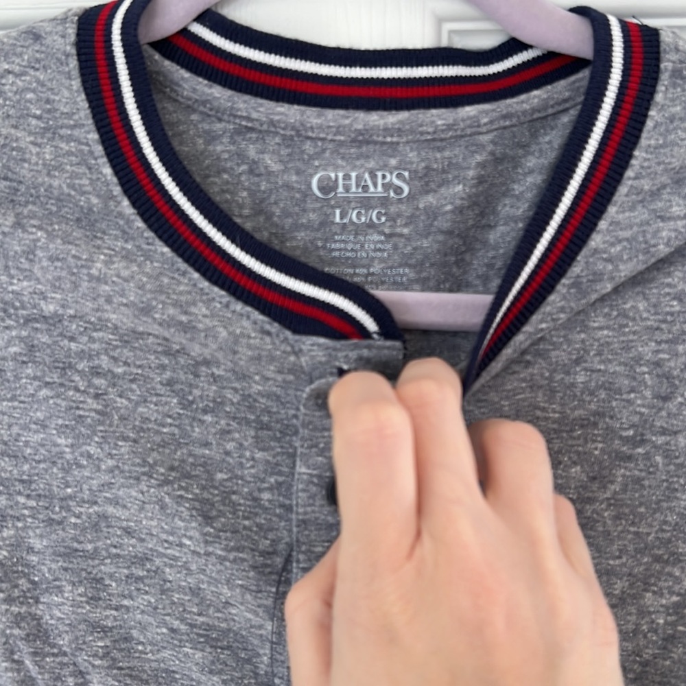 Chaps button tshirt - Picture 3 of 4